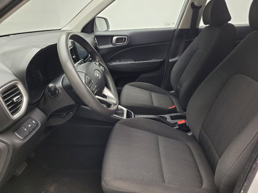 Used 2021 Hyundai Venue SE FWD image 17