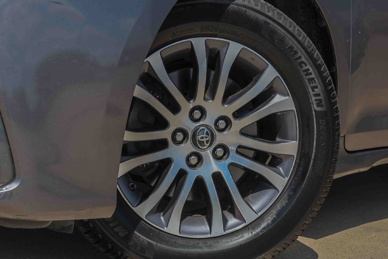 Used 2019 Toyota Sienna XLE FWD image 13