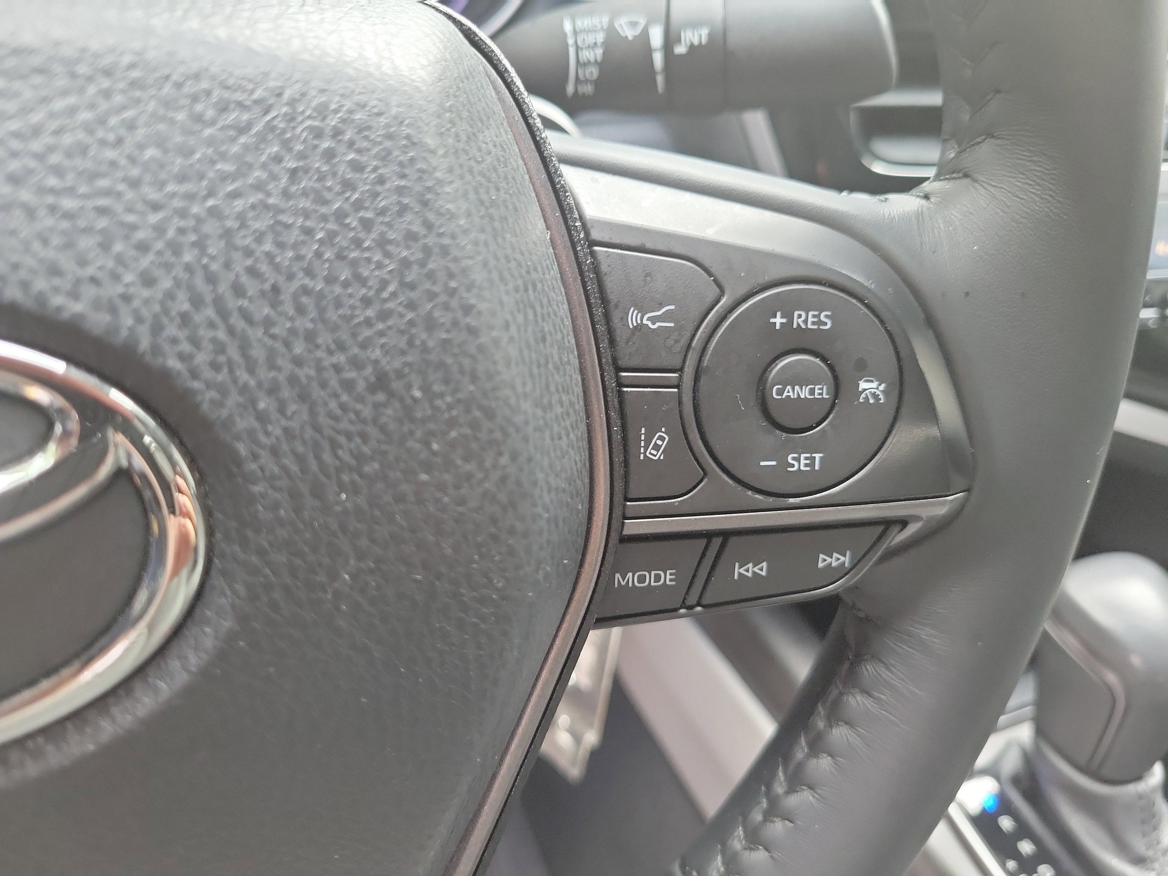 Used 2021 Toyota Camry SE FWD image 25