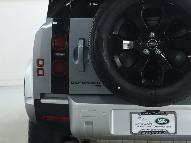 Used 2023 Land Rover Defender 110 SE image 47