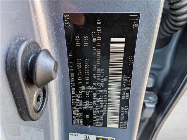 Used 2025 Toyota Corolla Cross XLE w/ Convenience Package image 24