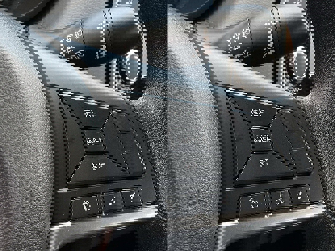 Used 2025 Nissan Versa SV image 23