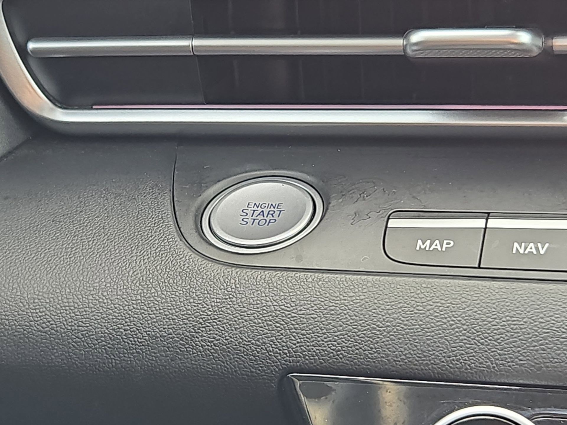 Used 2025 Hyundai Elantra SEL FWD image 21