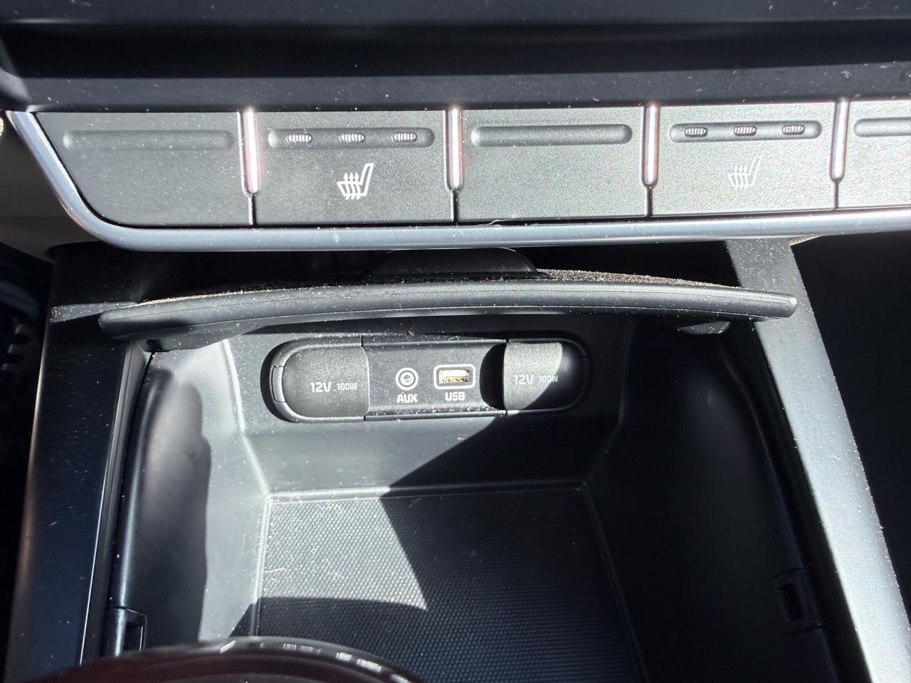 Used 2017 Kia Sorento LX w/ LX Convenience Package image 19