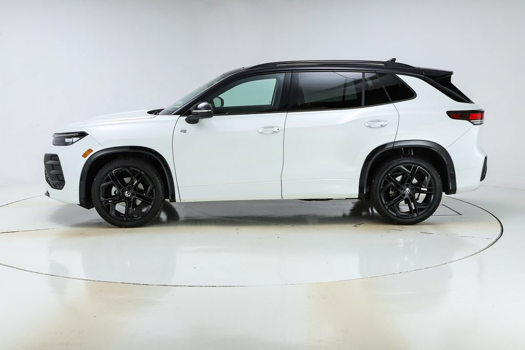 New 2026 Volkswagen Tiguan SE R-Line image 2