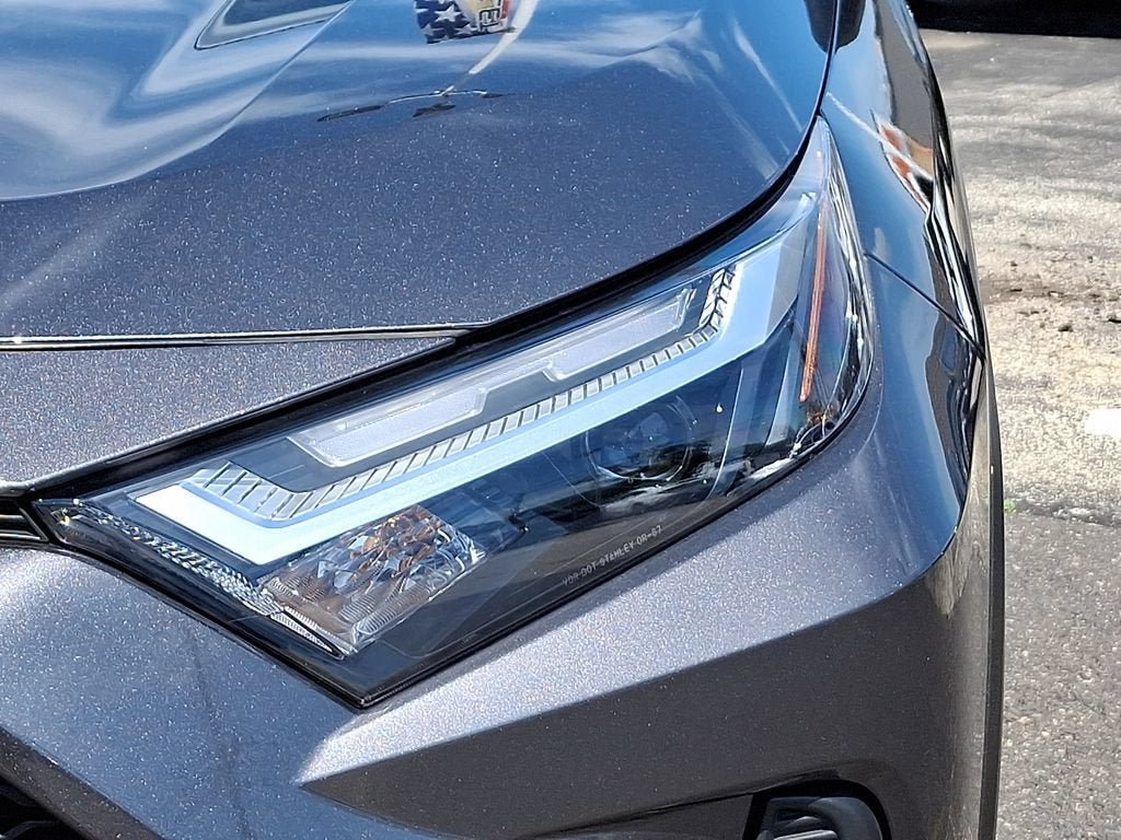Used 2024 Toyota RAV4 LE AWD/4WD image 11