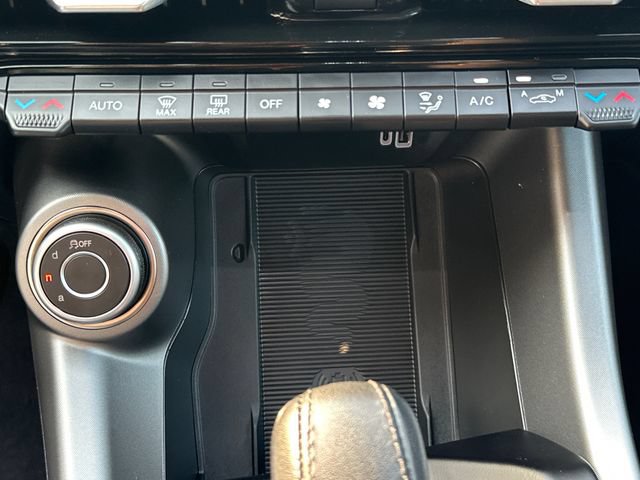 Used 2025 Alfa Romeo Tonale AWD/4WD image 32