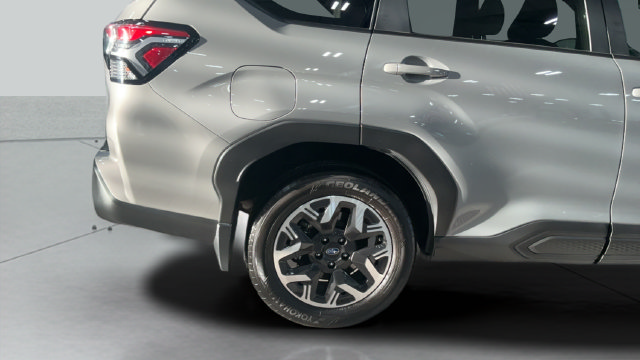 Used 2025 Subaru Forester Premium AWD/4WD image 25