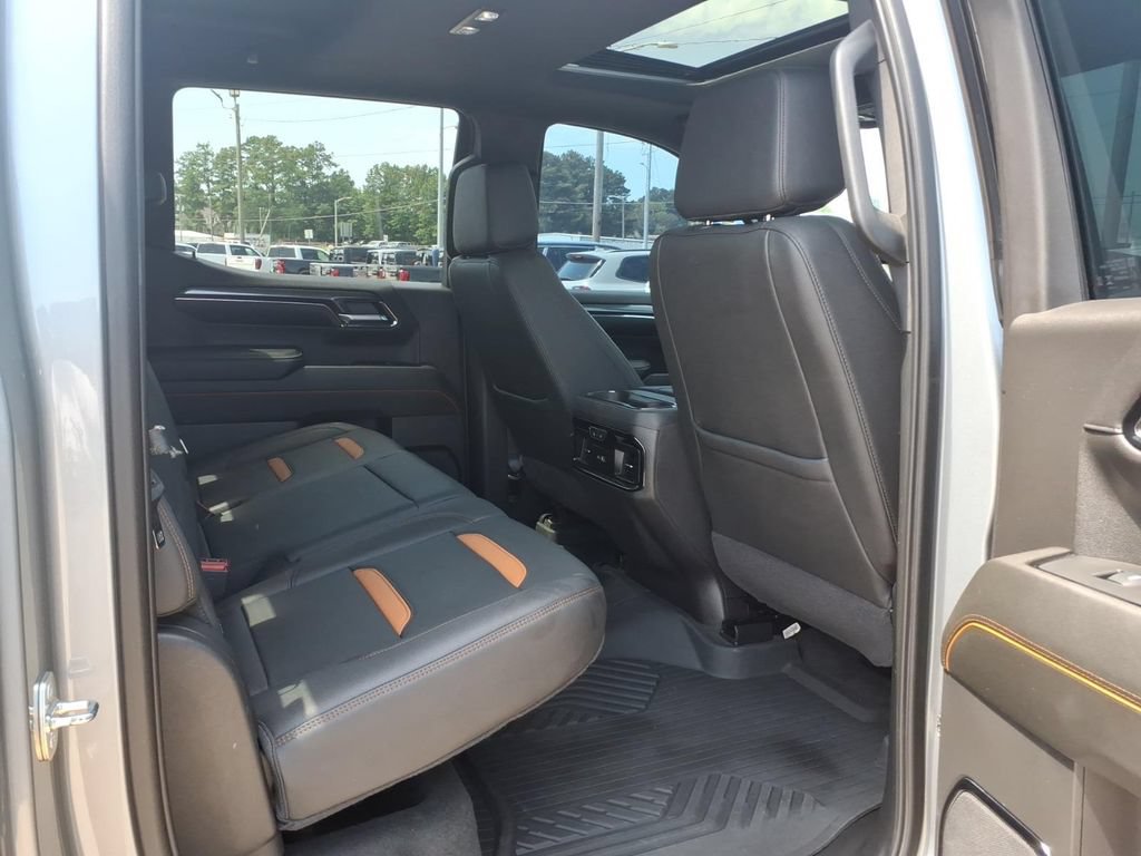 Used 2024 GMC Sierra 1500 AT4 w/ Technology Package AWD/4WD image 14