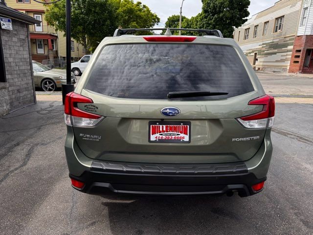 Used 2019 Subaru Forester AWD/4WD image 5