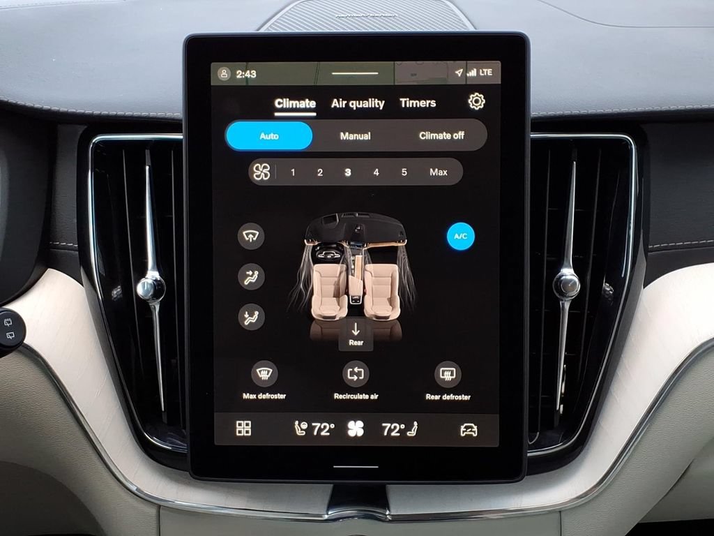 Certified 2026 Volvo XC60 B5 Ultra AWD/4WD image 18