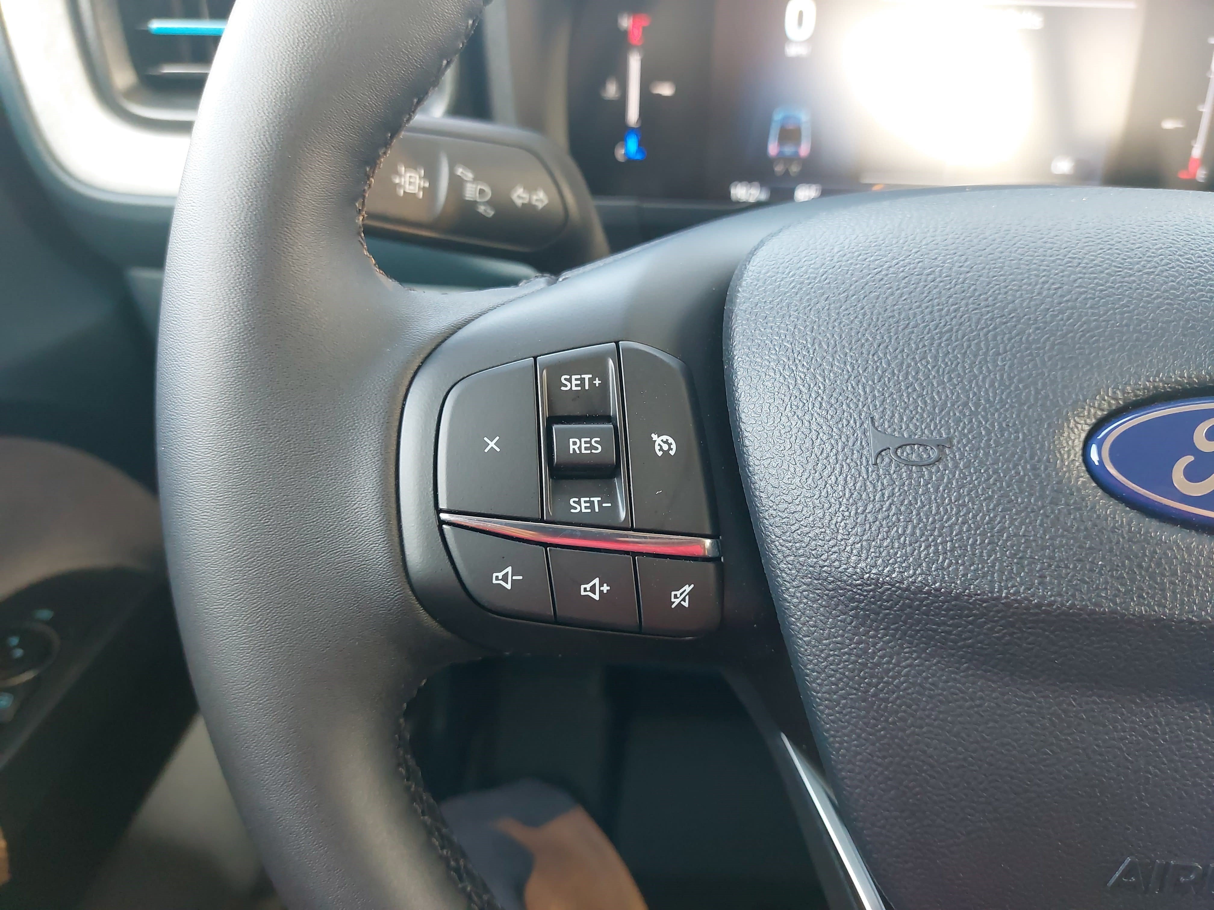 New 2026 Ford Maverick XLT w/ XLT Luxury Package FWD image 18