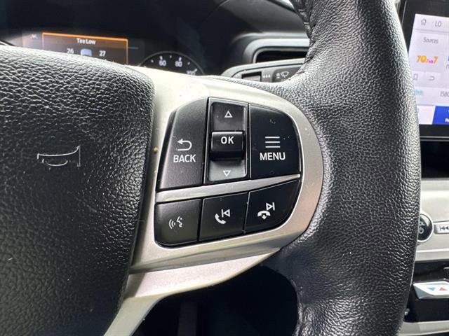 Used 2023 Ford Explorer XLT w/ Equipment Group 202A AWD/4WD image 33