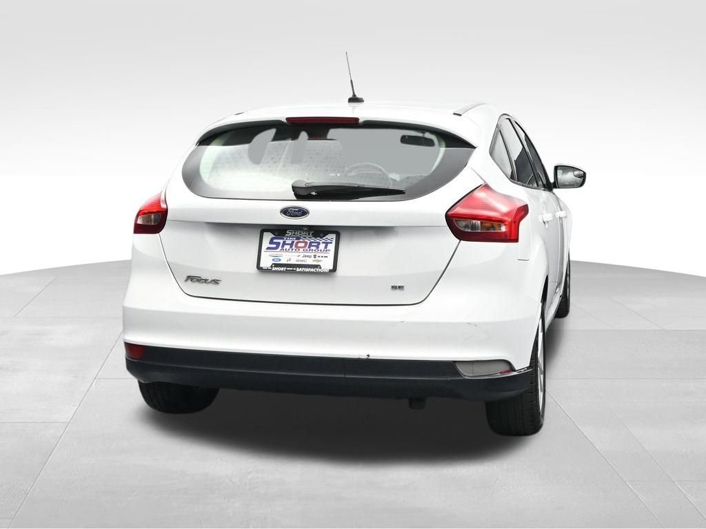 Used 2018 Ford Focus SE FWD image 4