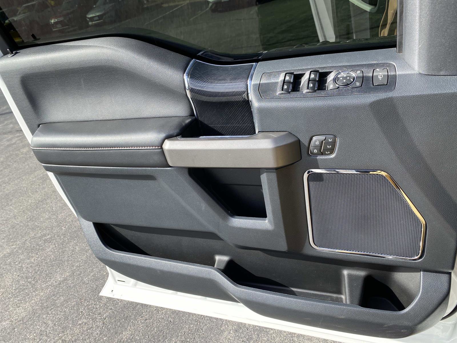 Used 2022 Ford F450 Platinum w/ FX4 Off-Road Package image 33