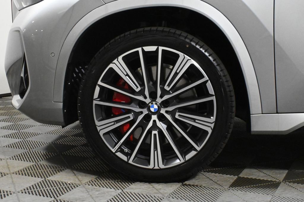 Used 2025 BMW X1 xDrive28i w/ M Sport Package image 12