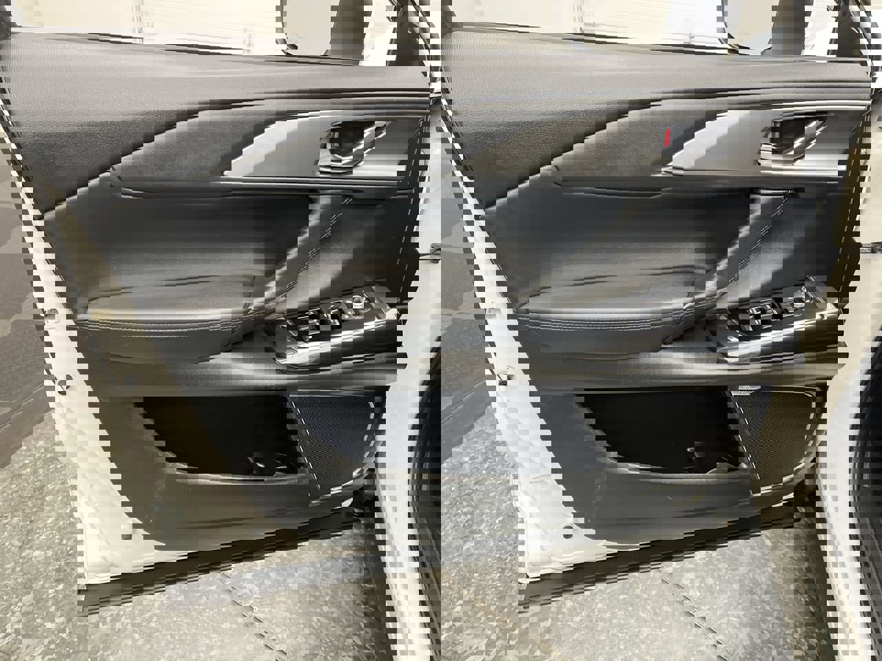 Used 2019 MAZDA CX-9 Touring w/ Touring Premium Package image 7