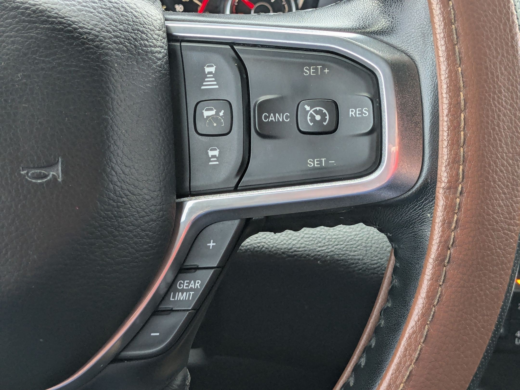 Used 2020 RAM 1500 Laramie AWD/4WD image 20