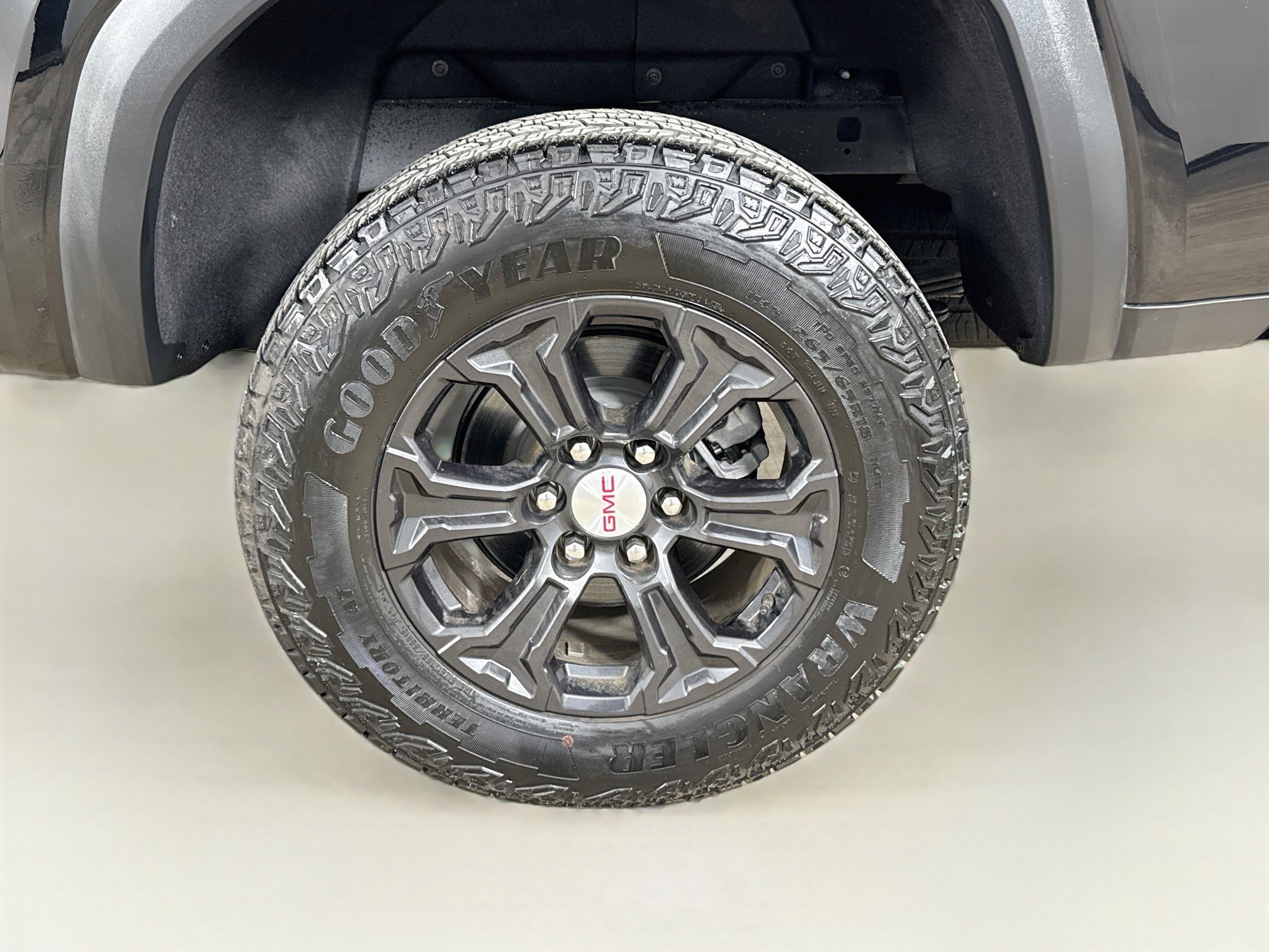 Used 2023 GMC Canyon Elevation w/ Elevation Premium Package RWD image 33