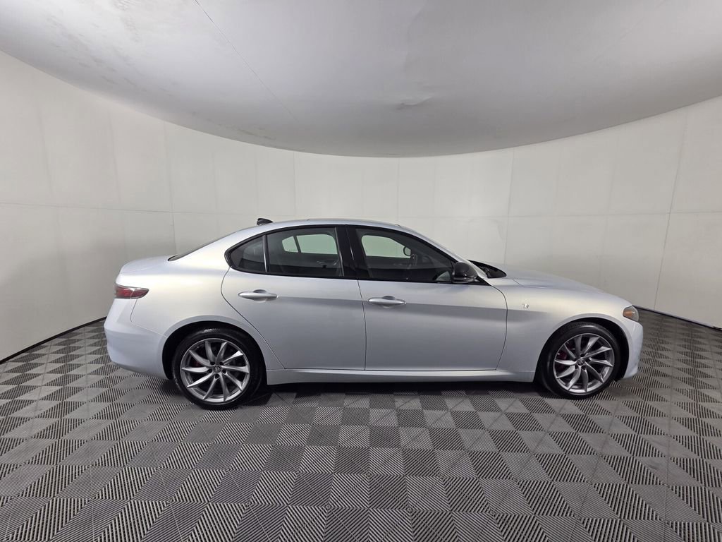 Used 2024 Alfa Romeo Giulia Ti image 33
