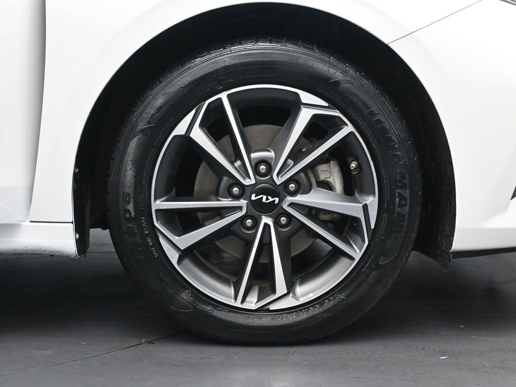 Used 2022 Kia Forte LXS image 32