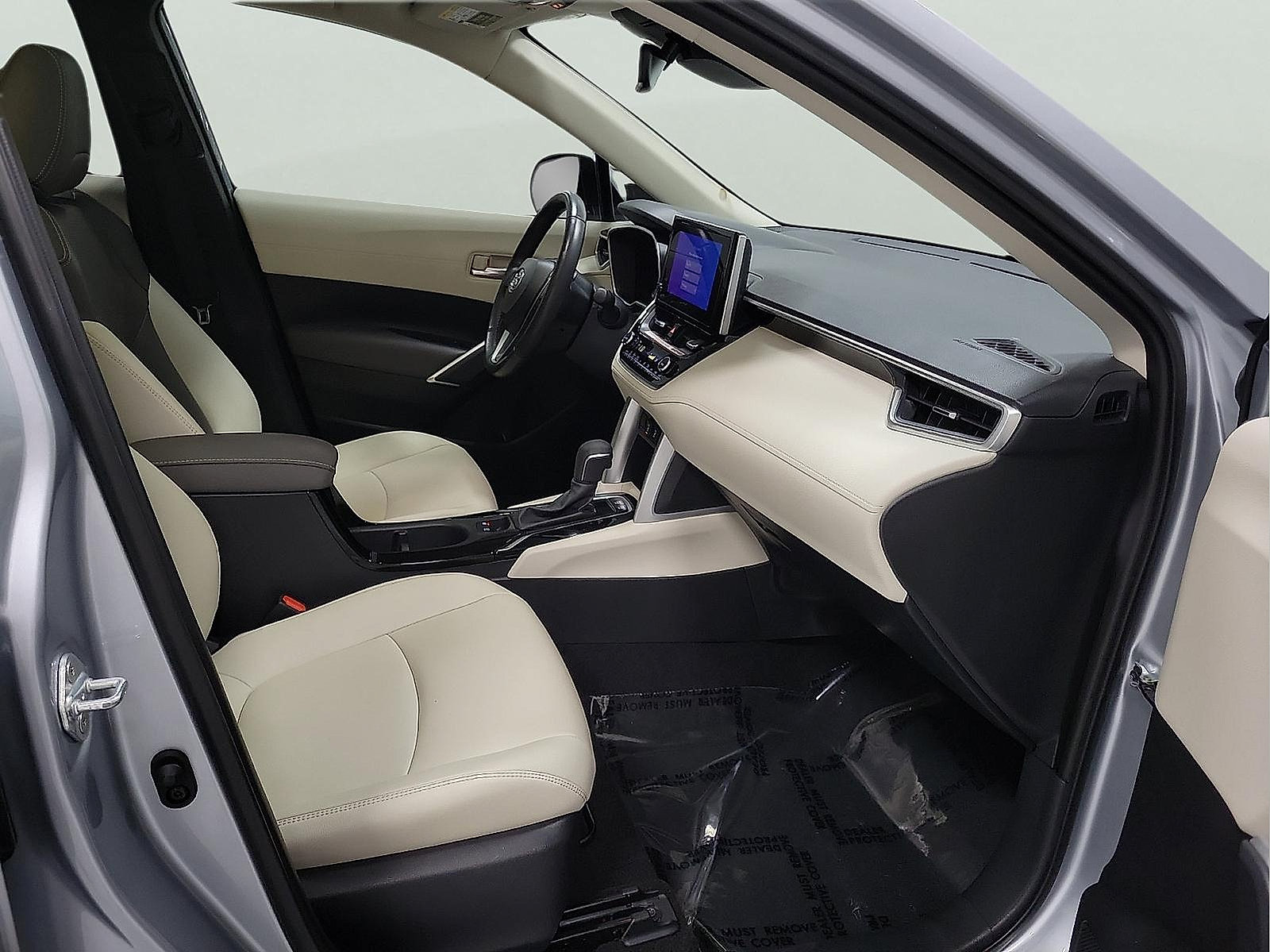 Certified 2023 Toyota Corolla Cross XLE w/ Convenience Package FWD image 14