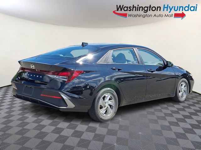 Certified 2026 Hyundai Elantra SE FWD image 6