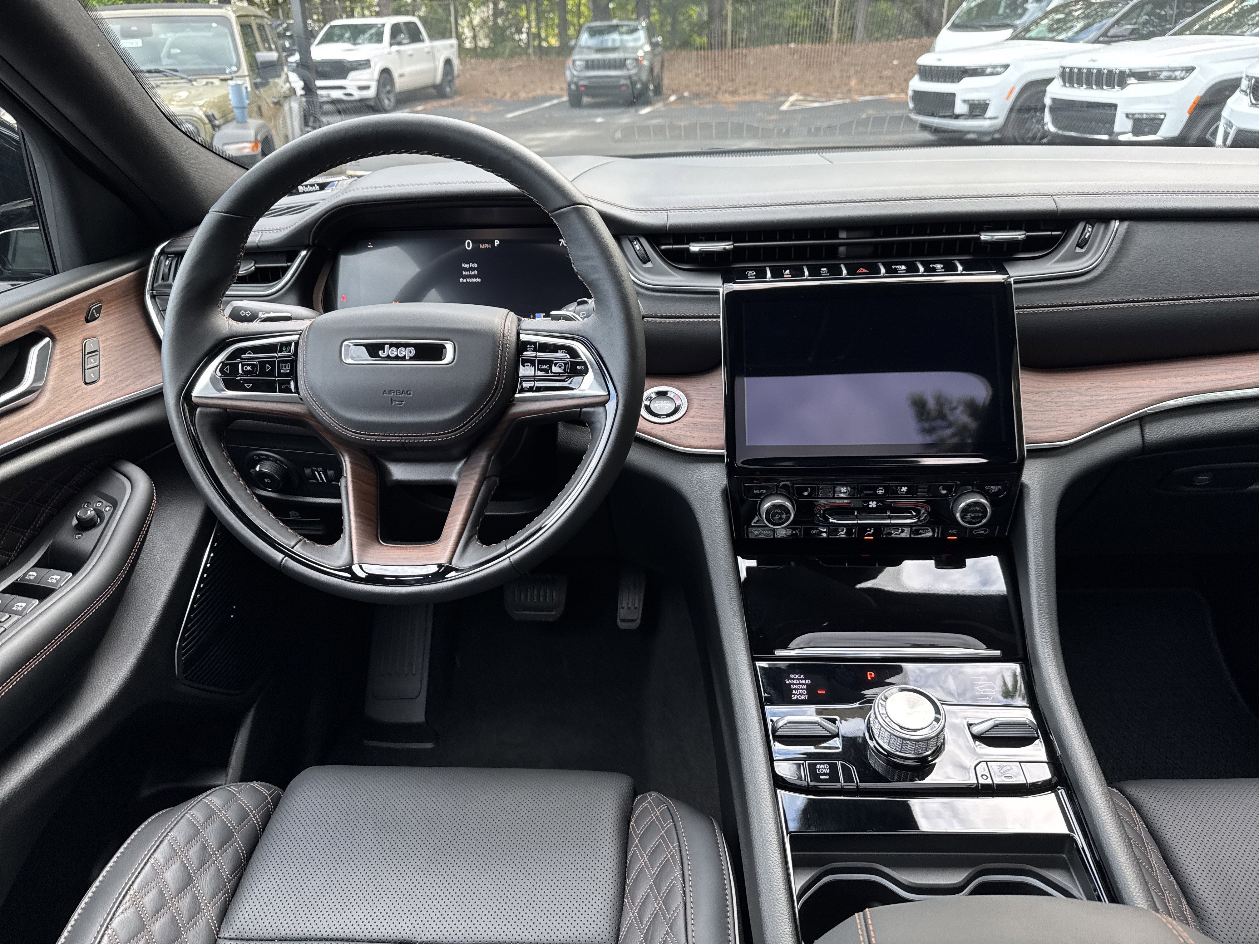 New 2025 Jeep Grand Cherokee L Summit w/ Obsidian Package image 30