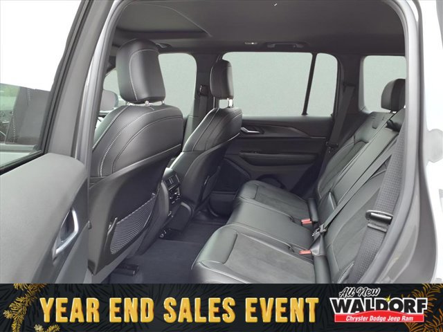 New 2025 Jeep Grand Cherokee 4WD image 12