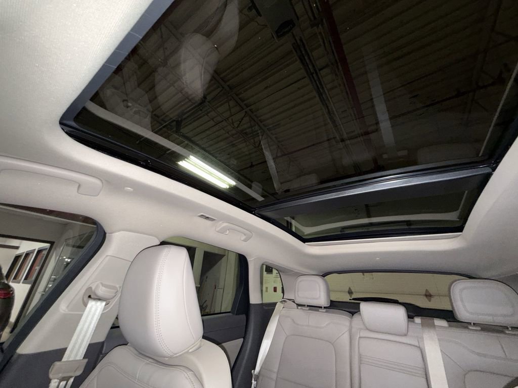 Certified 2023 Lincoln Corsair FWD w/ Equipment Group 101A image 16