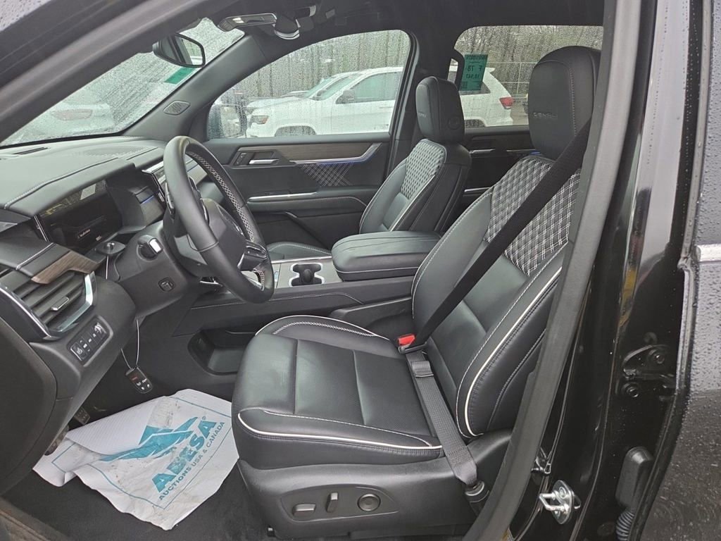 Used 2024 GMC Acadia Denali AWD/4WD image 7