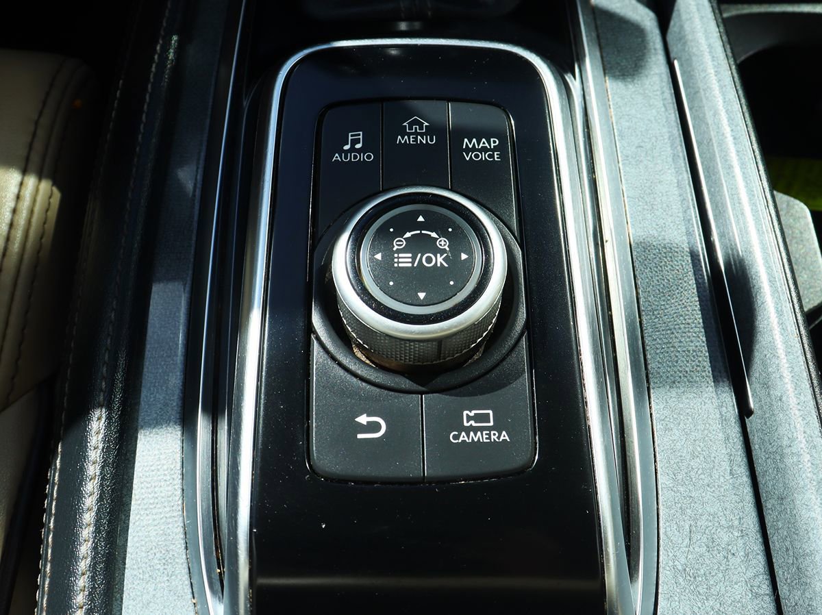 Used 2021 Nissan Armada SV w/ SV Appearance Package RWD image 50