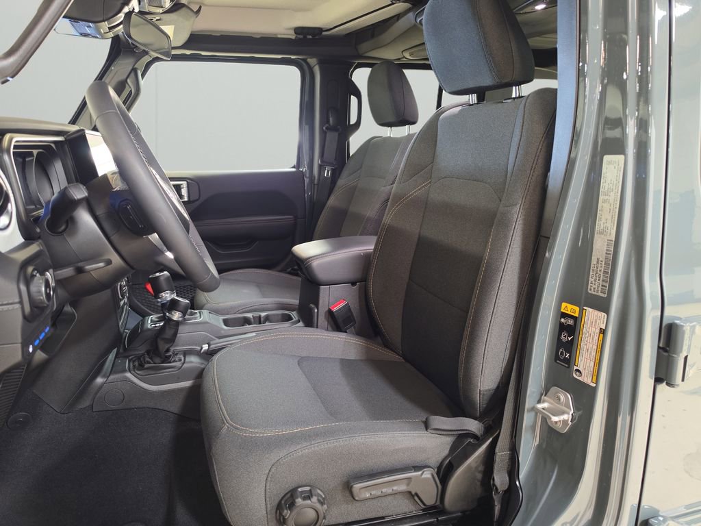 Certified 2025 Jeep Wrangler Unlimited Sahara image 13