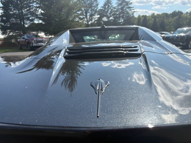 Used 2024 Chevrolet Corvette Stingray Premium Conv w/ Z51 Performance Package RWD image 8