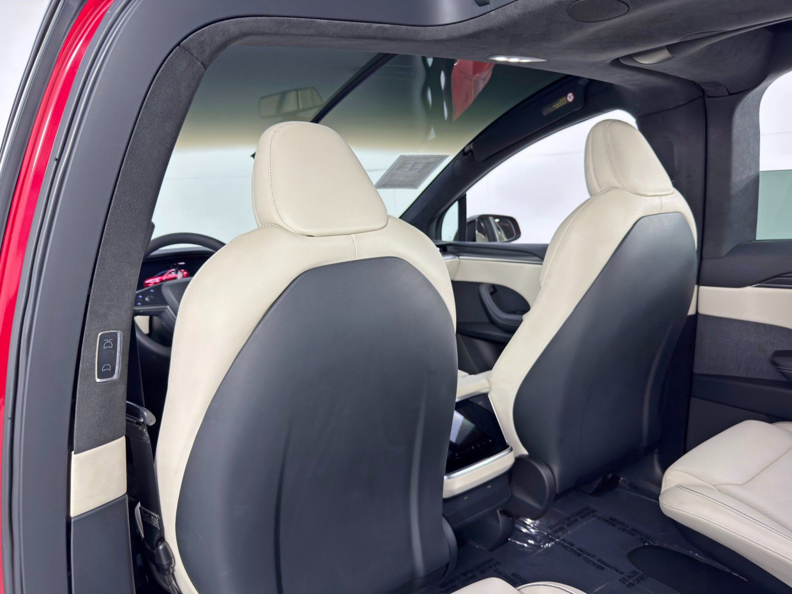 Used 2022 Tesla Model X Plaid image 38