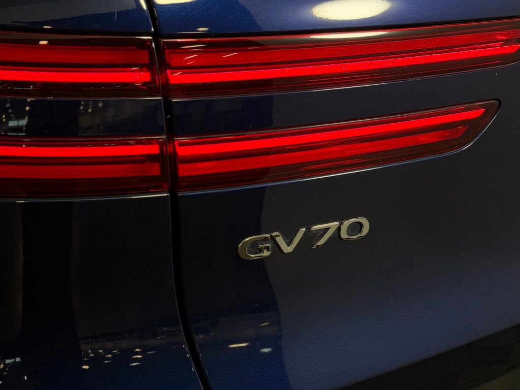 Used 2023 Genesis GV70 2.5T w/ Sport Prestige Package image 14