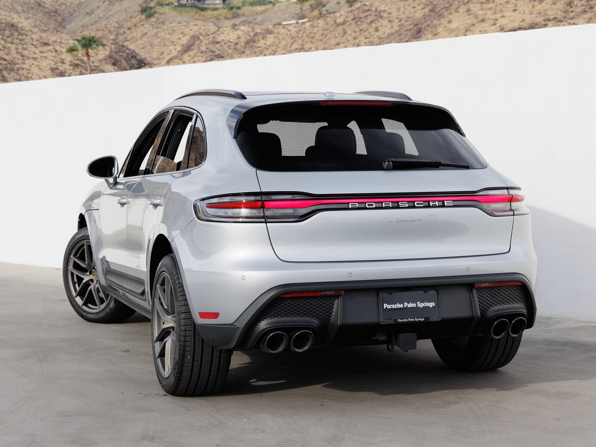 Certified 2026 Porsche Macan AWD/4WD image 3