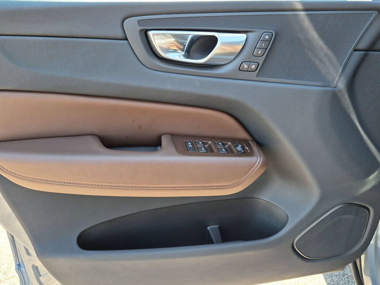 Certified 2024 Volvo XC60 T8 Plus AWD/4WD image 10