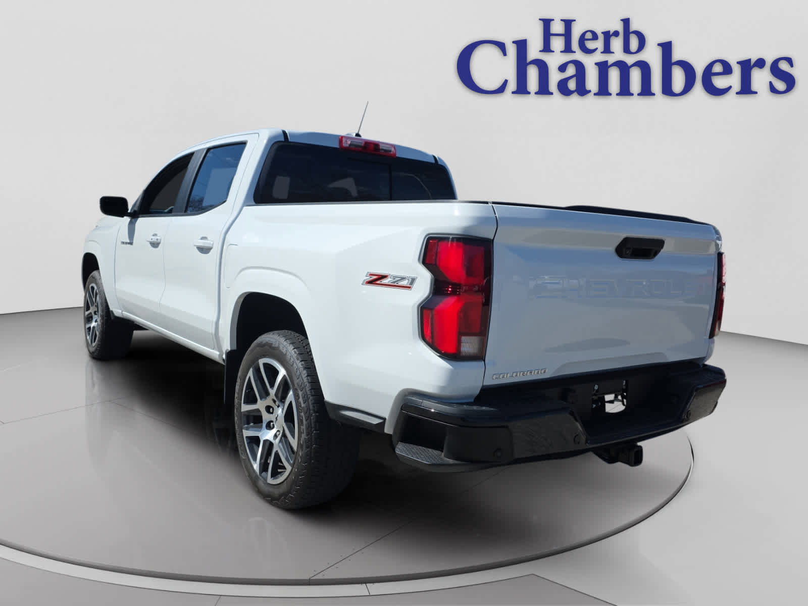 Used 2023 Chevrolet Colorado Z71 w/ Z71 Convenience Package 2 image 3