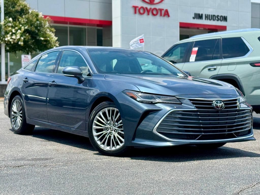 Used 2022 Toyota Avalon Limited w/ Advanced Safety Package FWD image 2