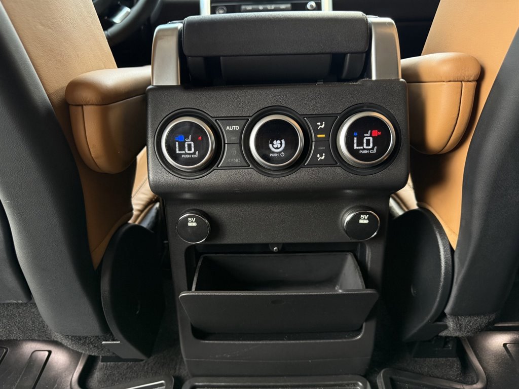Used 2017 Land Rover Discovery HSE AWD/4WD image 15
