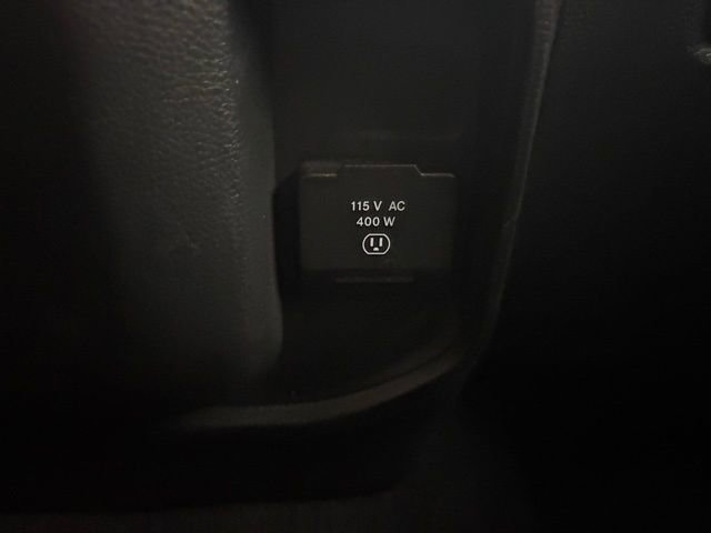 Used 2025 RAM 1500 Laramie RWD image 33