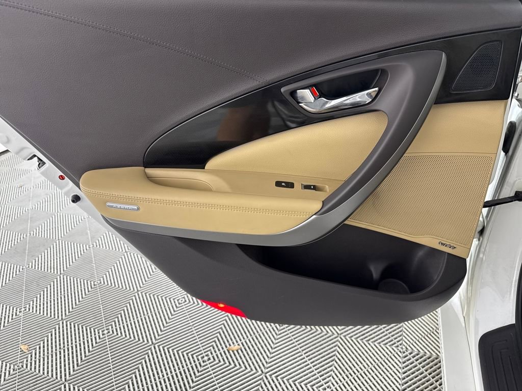 Used 2016 Hyundai Azera Limited image 13