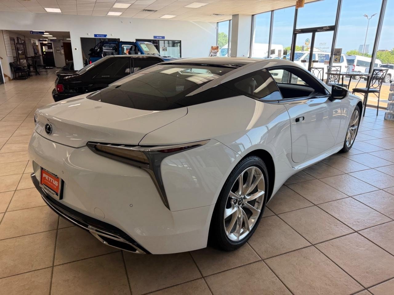 Used 2018 Lexus LC 500 Coupe w/ Touring Package RWD image 4