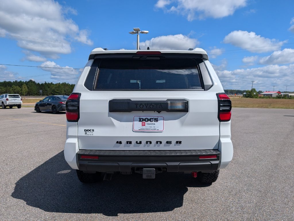 New 2026 Toyota 4Runner SR5 AWD/4WD image 4