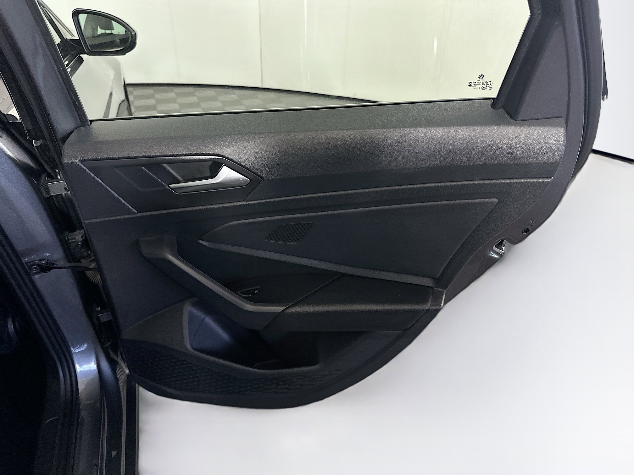 Used 2024 Volkswagen Jetta SE image 28