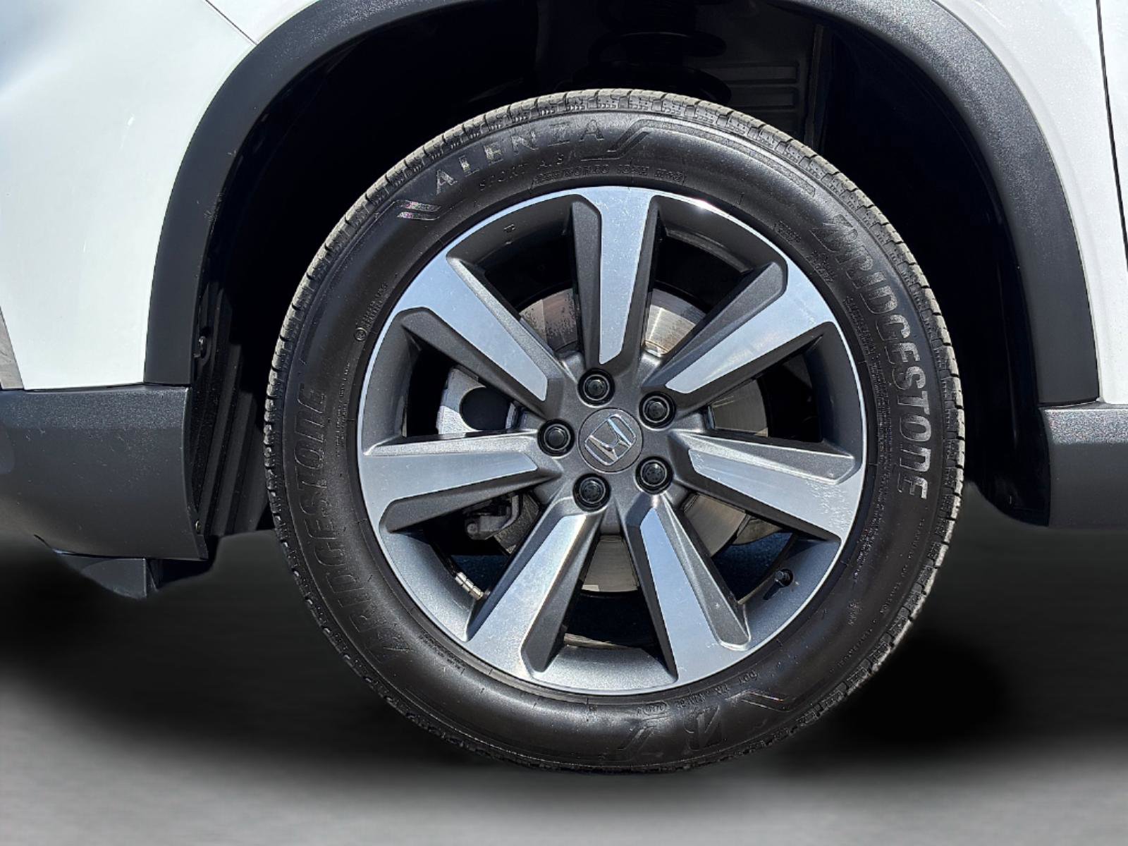 Certified 2025 Honda Pilot Touring image 13