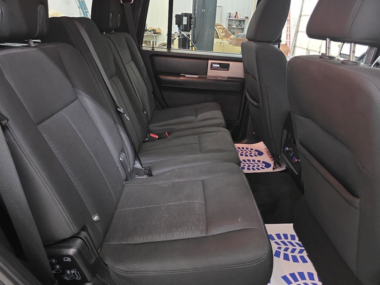 Used 2016 Ford Expedition XLT AWD/4WD image 32