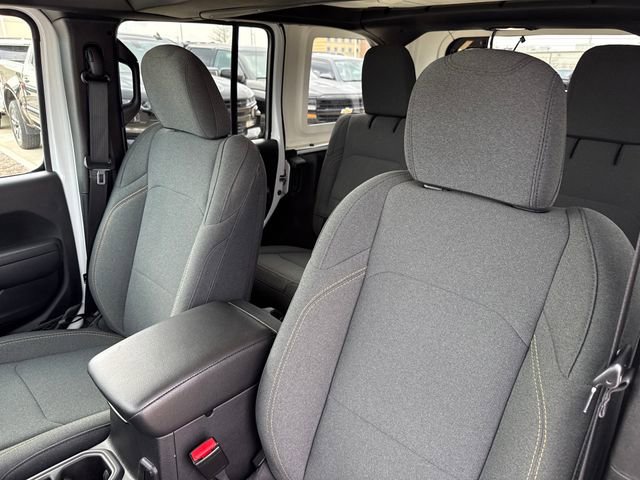 Used 2025 Jeep Wrangler Sport S image 13