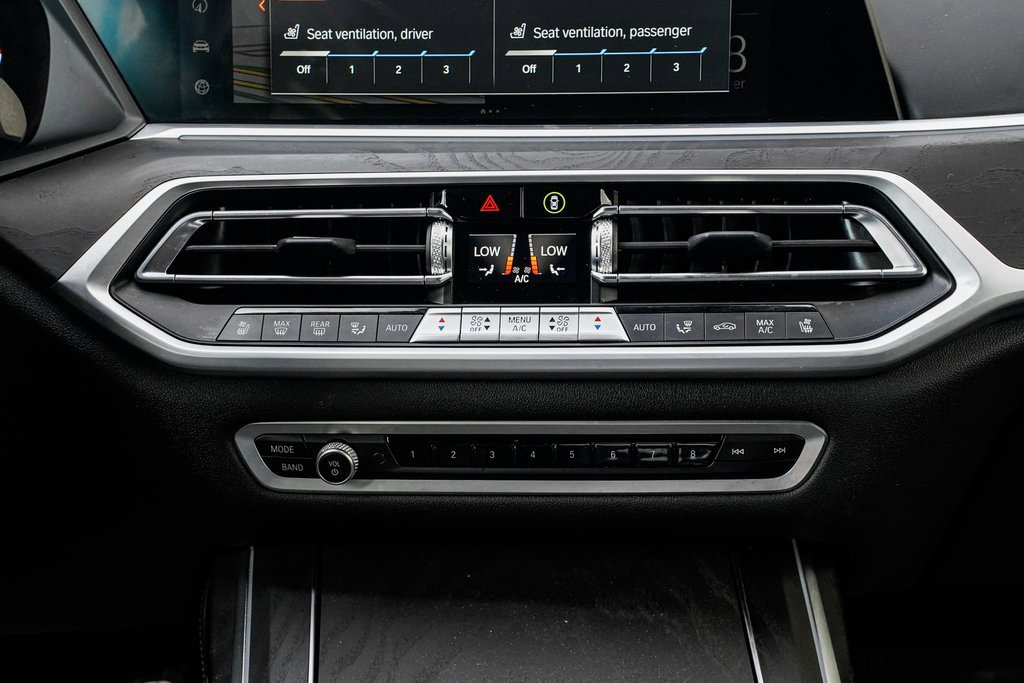 Used 2022 BMW X7 M50i image 15